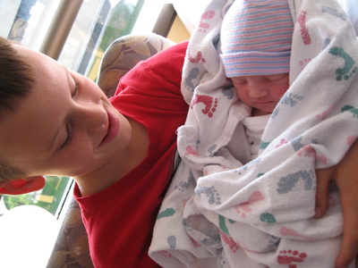Evya Rose meets the family