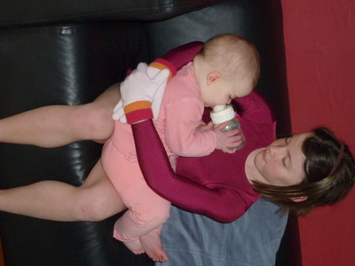 Allyndreth feeding Evya