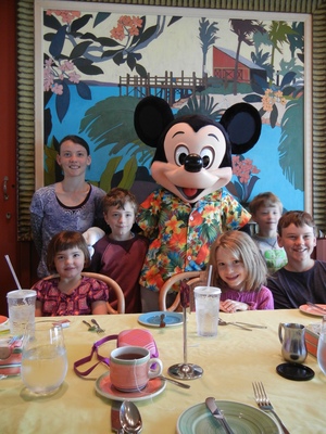 20130612.1115-DSCN1341--by_MAE-KLE-Character_breakfast