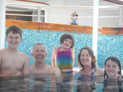 20130614.1524-DSCN2713-by_TAS-family_portrait_in_hot_tub