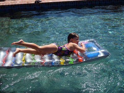 20130714.1107-P1060512-ERS_rainbow_floatie