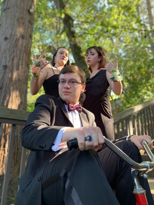 20190504.1658-IMG_7563-AMS_Sophomore_at_the_Senior_Ball