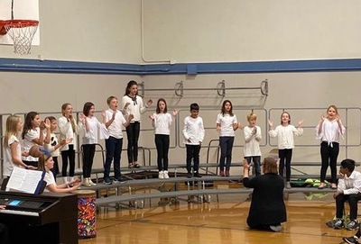 20191218_1319-IMG_7592-by_MPS-ERS_Winter_Choir_Concert_at_HVE_cropped