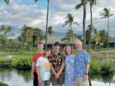 20230812_1740-IMG_4107-by_CE-Kona_Village-Family_picture_by_pond