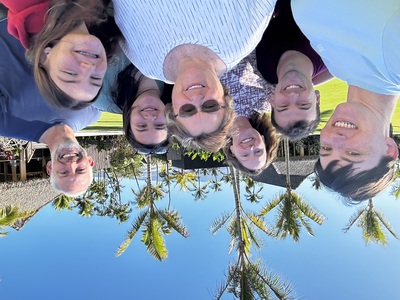 20230813_0808-IMG_4355-by_CE-Kona_Village-family_farewell_selfies