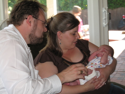 Evya meeting Auntie Erin and Uncle Mike