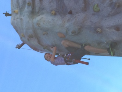 20141012.1431-IMG_3152-AMS_HVE_Carnival_rock_climbing