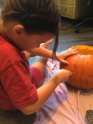 20151030.1655-IMG_8925-CE_AMS_ERS_carving_pumpkins