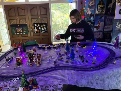 20201211.1500-IMG_2083-TAS_ERS_building_Lego_train