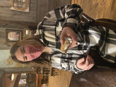 20211225_1726-IMG_6512-by_CE-Christmas_in_the_Montana_saloon